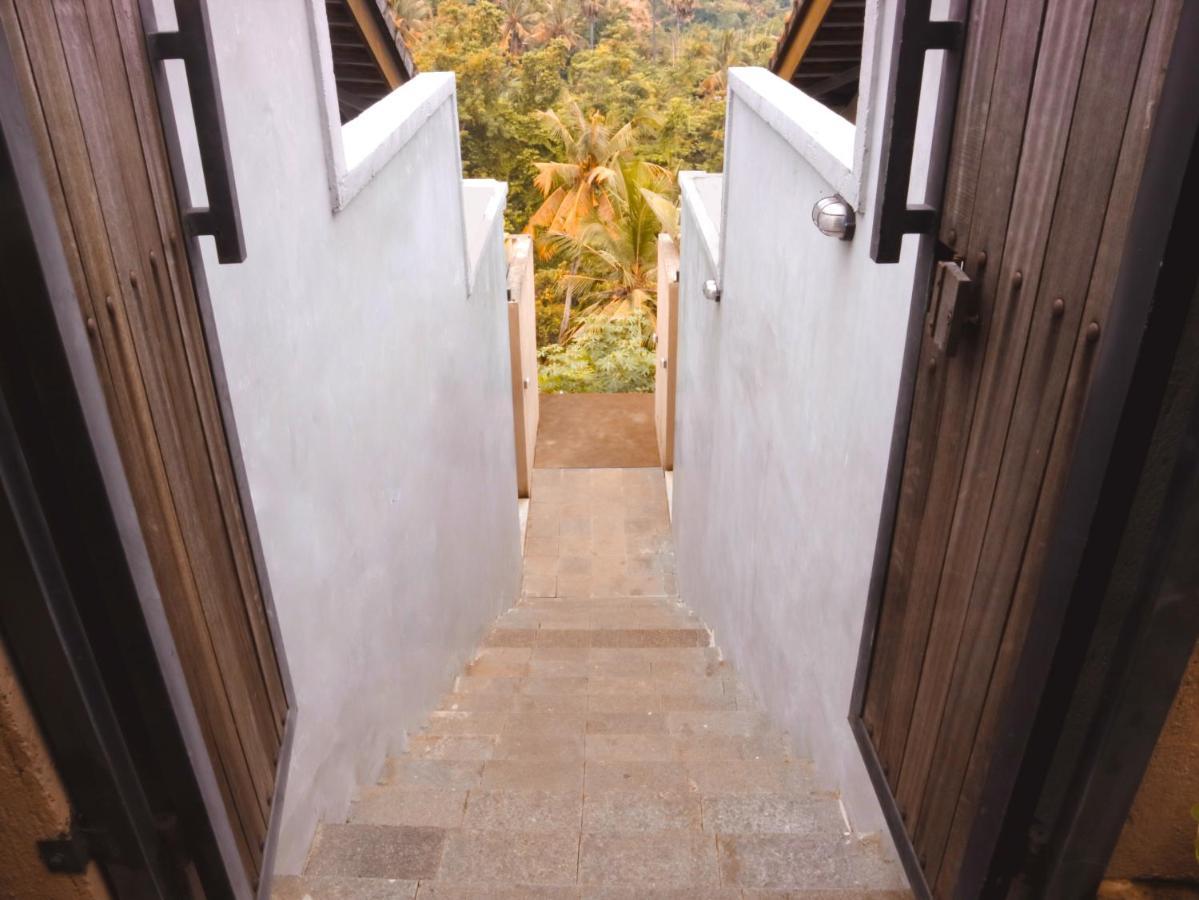 Abinawa Hill Bed & Breakfast Lovina  Exterior photo