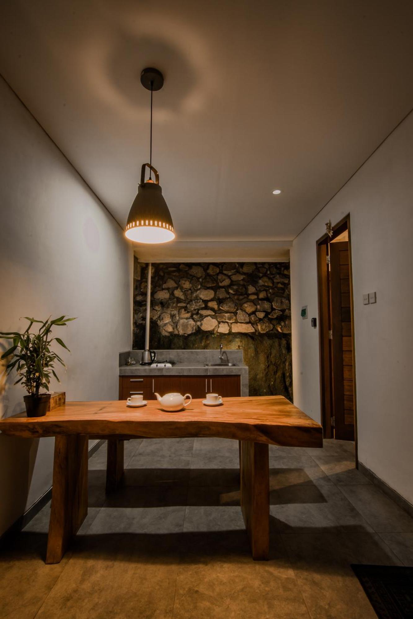 Abinawa Hill Bed & Breakfast Lovina  Exterior photo
